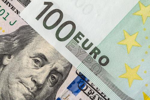 ثبات قیمت دلار و کاهش یورو امروز 3 خرداد ماه در مرکز مبادله ایران