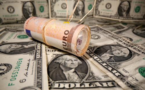 نرخ ارزهای مبادله ای ۱۲ تیرماه افزایش اندک قیمت دلار و یورو